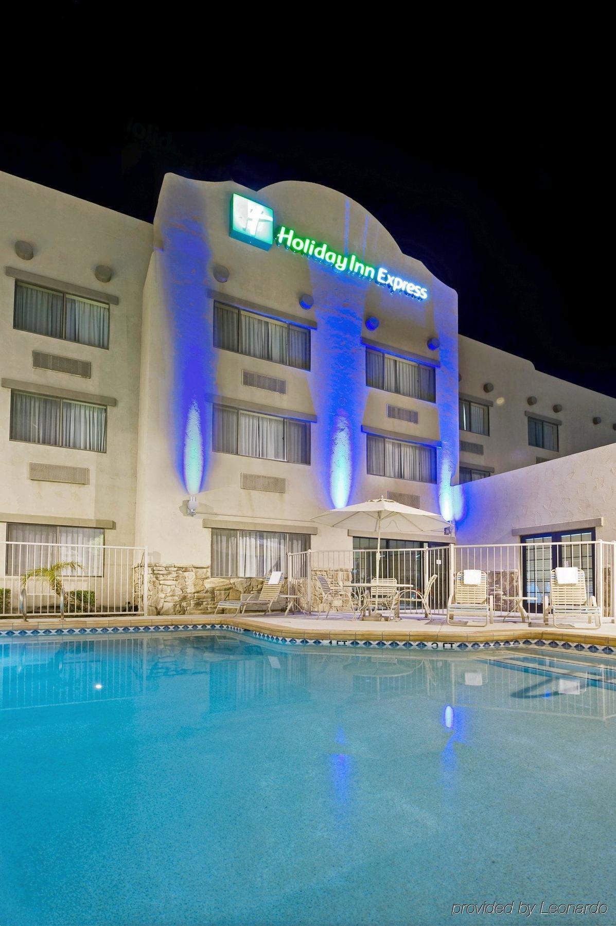 Red Lion & Hotel