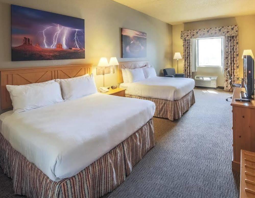 Red Lion & Hotel 3*