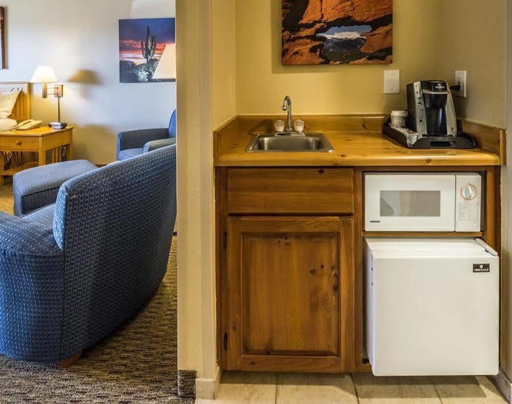 Red Lion & Hotel 3*